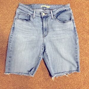 Levi’s 8” Mid-Rise Jean Shorts